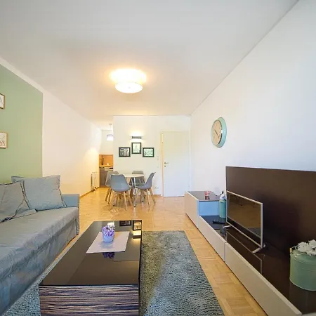 Terrace Apartment *